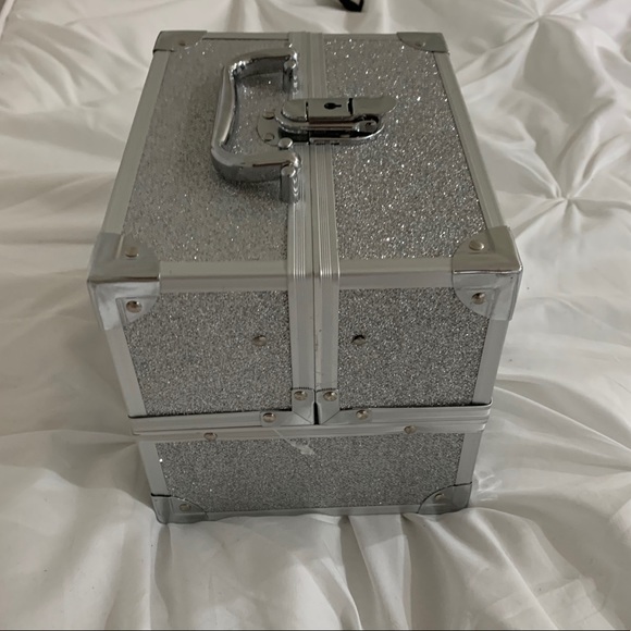 Silver Glitter Makeup/Jewelry Box - Picture 2 of 6
